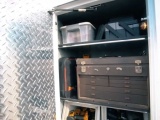 Американец превратил списанную машину скорой помощи в удобный дом на колесах
