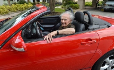 Пара 90-летних пенсионеров пропустила нужный поворот и 15 часов не могла вернуться домой