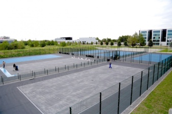 В Ласнамяэ заканчивается строительство открытых теннисных кортов