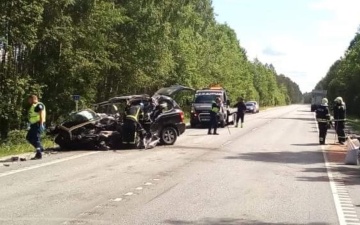 На Таллиннской окружной дороге погиб водитель столкнувшегося с грузовиком автомобиля 