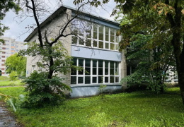 В Нарве снесут здания двух бывших детских садов
