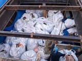  Экспедиторы выловили из океана рекордное количество мусора