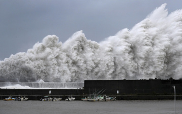 На Японию обрушился мощнейший за 25 лет тайфун 