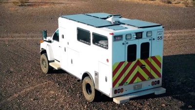 Американец превратил списанную машину скорой помощи в удобный дом на колесах