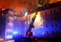 В Томске из горящего дома эвакуированы 350 человек