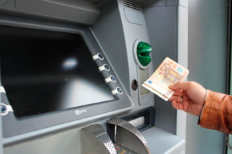 Во втором квартале в Эстонии сняли из банкоматов наличных почти на 1 млрд евро