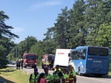 ФОТО: в столкновении рейсового автобуса и грузовика в Харьюмаа пострадали 26 человек