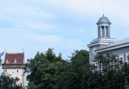 Мэр Нарвы Катри Райк: эстонский флаг на ротонду управы вернут к 20 августа