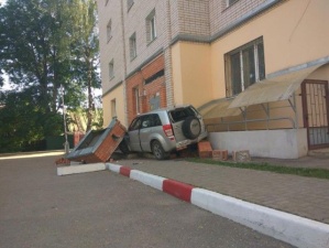 Не совсем обычная авария в Смоленске
