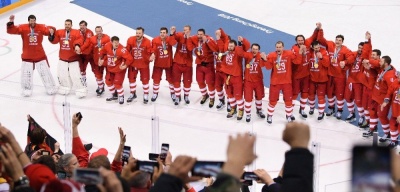 Американская газета осудила российских хоккеистов за исполнение гимна РФ
