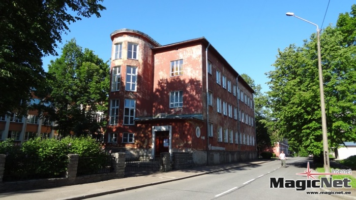 Министерство образования предложило Нарве отдать государству Эстонскую гимназию