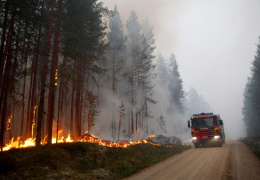 Швеция продолжает борьбу с огнем 