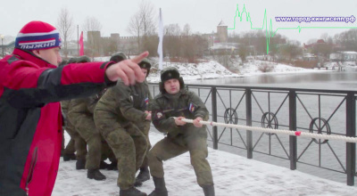 Российские военные провели спортивно-культурные манёвры у самой границы на Ивангородском променаде 