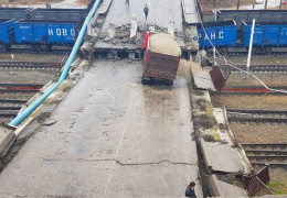 В Приамурье на Транссиб рухнул автомобильный мост