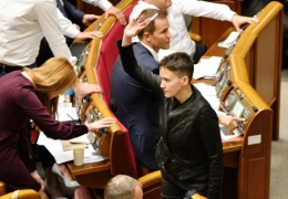 Порошенко предложили назначить Савченко послом в России