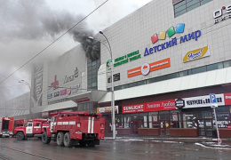 Потерявший семью при трагедии в Кемерово выложил видео начала пожара 