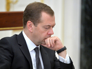 Bloomberg узнал о беспокойстве Медведева по поводу своего будущего в российской политике 