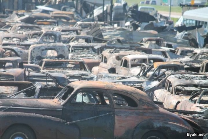 150 ретромобилей уничтожено во время пожара в Иллинойсе