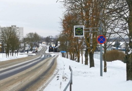 На улицах Нарвы появились табло по измерению скорости