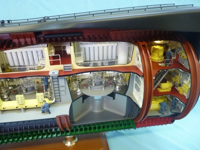 Модель атомной подводной лодки 667А