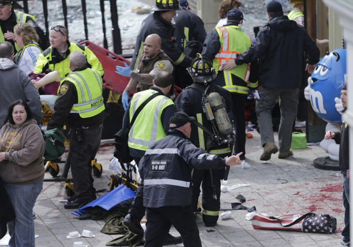 Полиция США вычислила двух подозреваемых в теракте в Бостоне с помощью видео и телефона