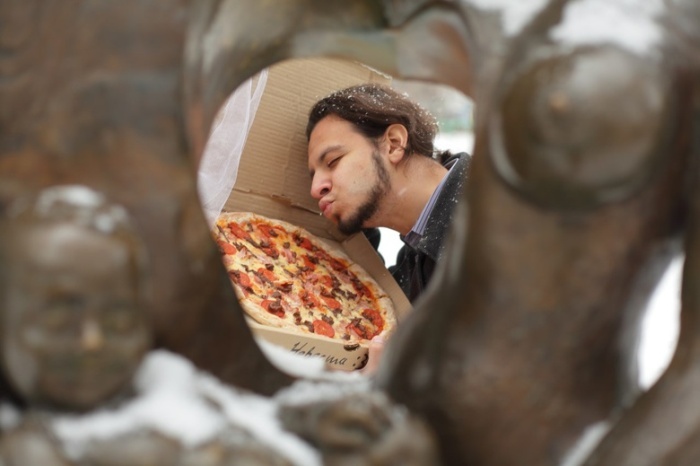 В Томске парень женился на пицце