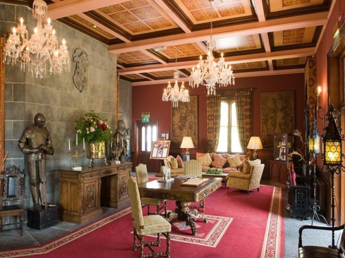 Замок — отель Дромоленд