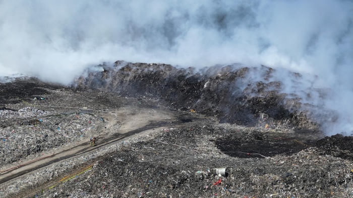Тушение пожара на свалке Уйкала в Ида-Вирумаа может занять несколько дней