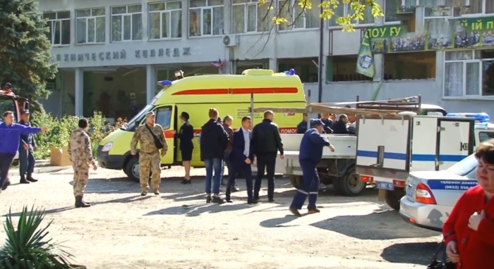 В результате взрыва и стрельбы в колледже в Керчи много погибших и раненых (ВИДЕО) 
