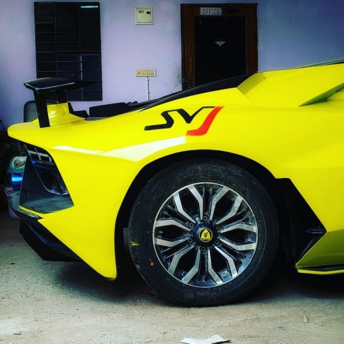 Реплика Lamborghini Aventador SVJ, созданная за один месяц из Honda Civic