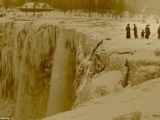 10 завораживающих фото замерзшего Ниагарского водопада