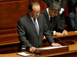 Олланд призвал реформировать конституцию Франции