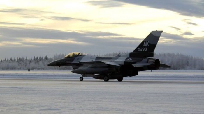 Интересные кадры: военные самолеты зимой