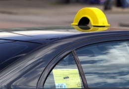 Нарвские таксисты протестуют против новых языковых требований 