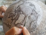 Как производят рисованные глобусы ручной работы