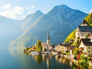  6 самых красивых городов на берегу озера в Европе