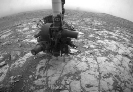  Марсоход «Кьюриосити» наткнулся на что-то похожее на цемент