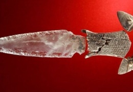 В Испании нашли хрустальный кинжал, которому не менее 5 000 лет