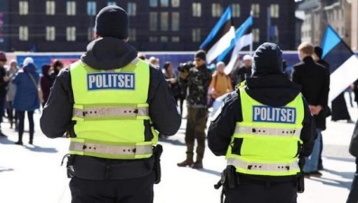 Учителя, спасатели и полицейские проведут совместную акцию в поддержку повышения зарплат