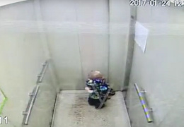 Воспитатель детсада забыла двухлетнего ребенка в лифте в Уфе