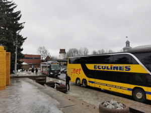 Международным автобусам в Ивангороде запретили парковку у погранпункта