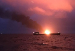 Опознаны 10 погибших моряков с горящих в Черном море танкеров