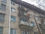 Крыша с тюменской пятиэтажки съехала вместе с балконами