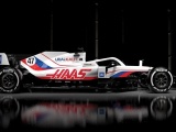 Американская команда «Формулы-1» раскрасила свою машину в цвета российского триколора