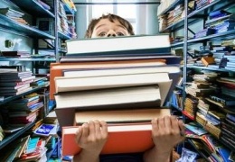 В школах России собираются отказаться от бумажных учебников к 2020 году