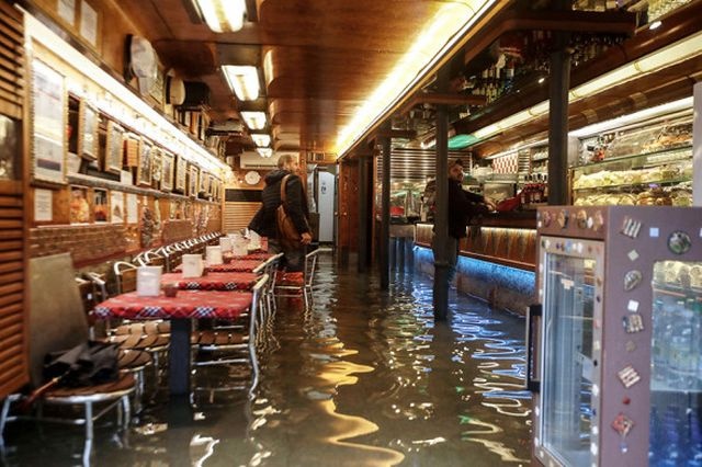  Венеция уходит под воду: затоплено более 80% города