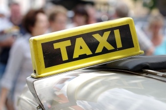 Нарвские таксисты против нового сервиса по вызову такси 