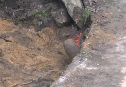 В Нарве нашли похожий на бомбу предмет, который оказался пограничным столбом 