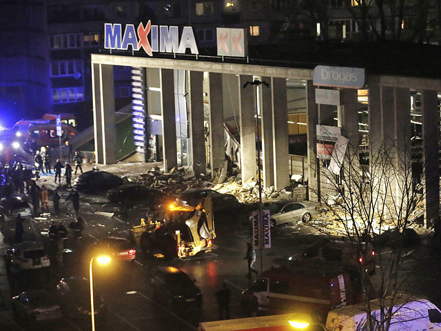 Число погибших при обрушении супермаркета в Риге превысило 20 человек