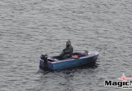 На границе: пограничники обнаружили на реке Нарве два судна